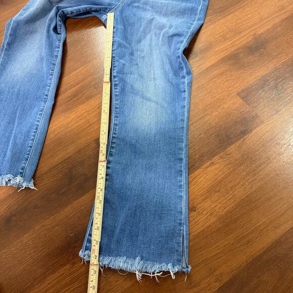 Paige Colette Crop Flare Jeans Raw Hem Casual Boho Minimalist Chic Denim Sz 32 - Picture 4 of 8